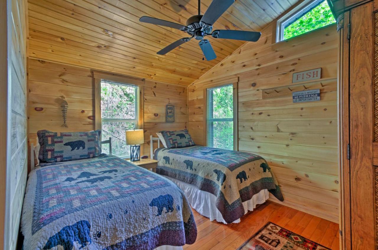 Bryson City Cabin With Fire Pit On Coopers Creek! Bagian luar foto