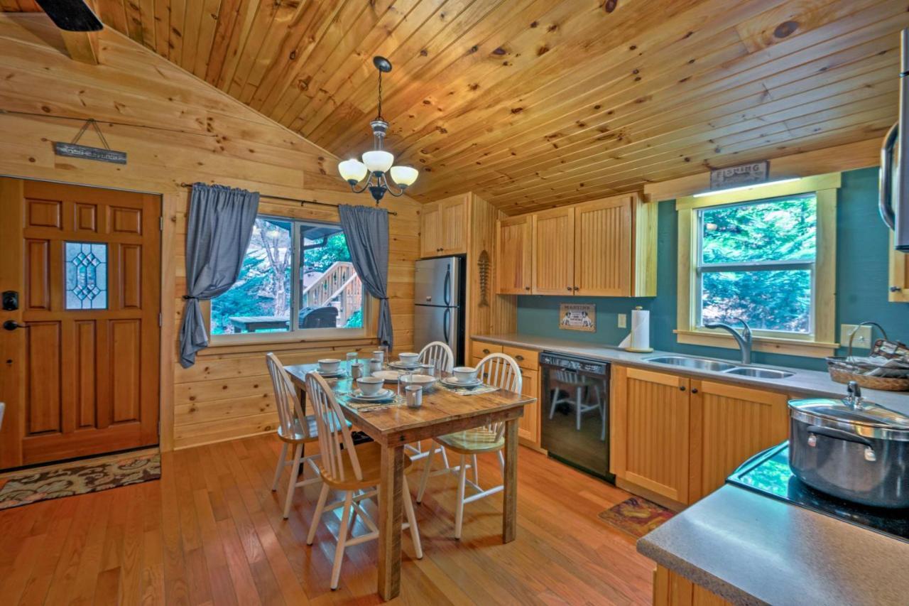 Bryson City Cabin With Fire Pit On Coopers Creek! Bagian luar foto