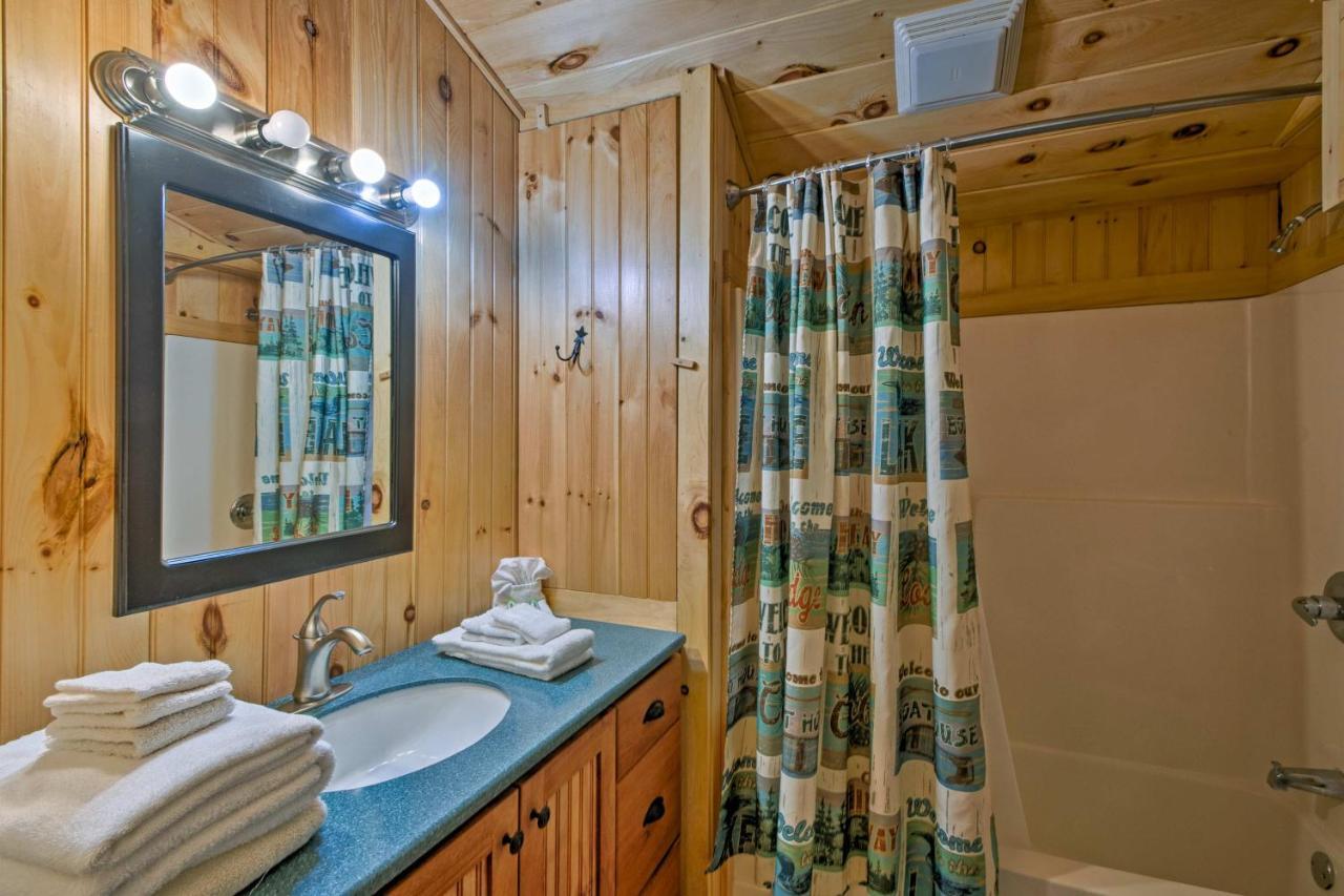 Bryson City Cabin With Fire Pit On Coopers Creek! Bagian luar foto