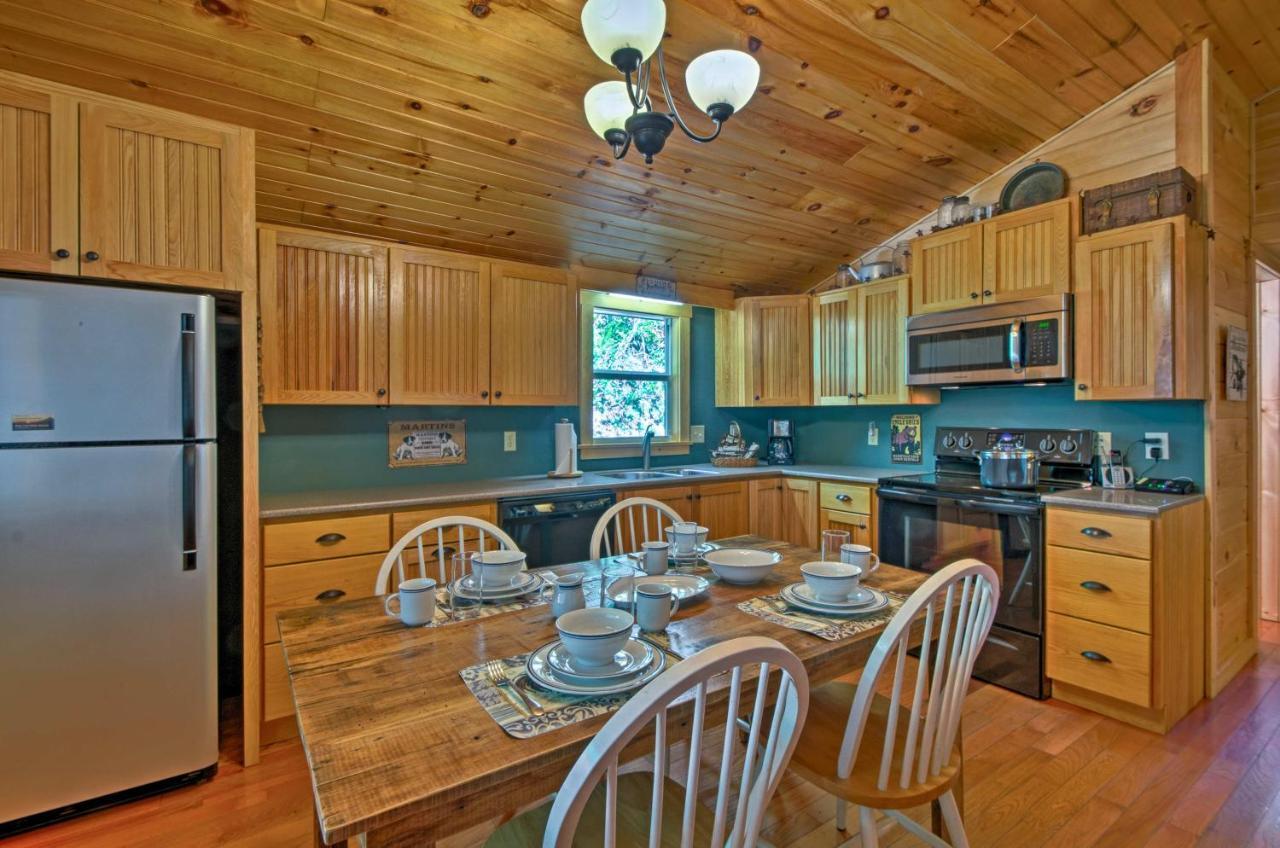 Bryson City Cabin With Fire Pit On Coopers Creek! Bagian luar foto